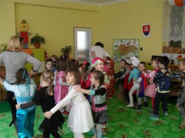MŠ Kolkáreň Podbrezová - Karneval MŠ Kolkáreň Podbrezová - Karneval