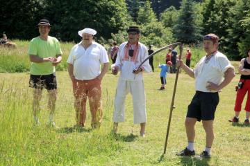 Súťaž v ručnom kosení trávy a zábava pre deti 7.6.2014 Súťaž v ručnom kosení trávy a zábava pre deti 7.6.2014