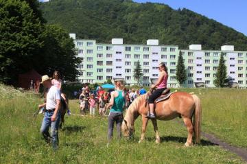 Súťaž v ručnom kosení trávy a zábava pre deti 7.6.2014 Súťaž v ručnom kosení trávy a zábava pre deti 7.6.2014