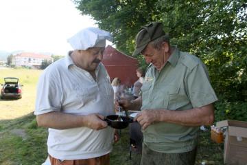 Súťaž v ručnom kosení trávy a zábava pre deti 7.6.2014 Súťaž v ručnom kosení trávy a zábava pre deti 7.6.2014