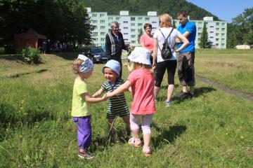 Súťaž v ručnom kosení trávy a zábava pre deti 7.6.2014 Súťaž v ručnom kosení trávy a zábava pre deti 7.6.2014