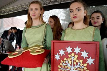 JARNÁ SLÁVNOSŤ SV. JURAJA LOPEJ - PODBREZOVÁ JARNÁ SLÁVNOSŤ SV. JURAJA LOPEJ - PODBREZOVÁ